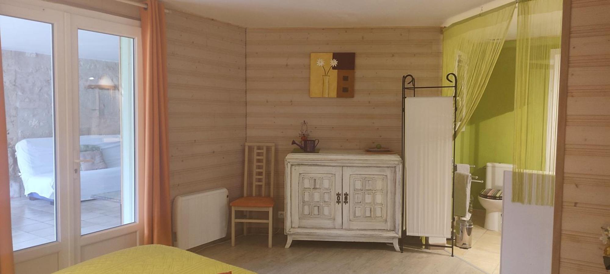 Gite Cosy, Sur Jardin, Terrasse Privee, Parking Au Calme En Rdc Gémozac Εξωτερικό φωτογραφία