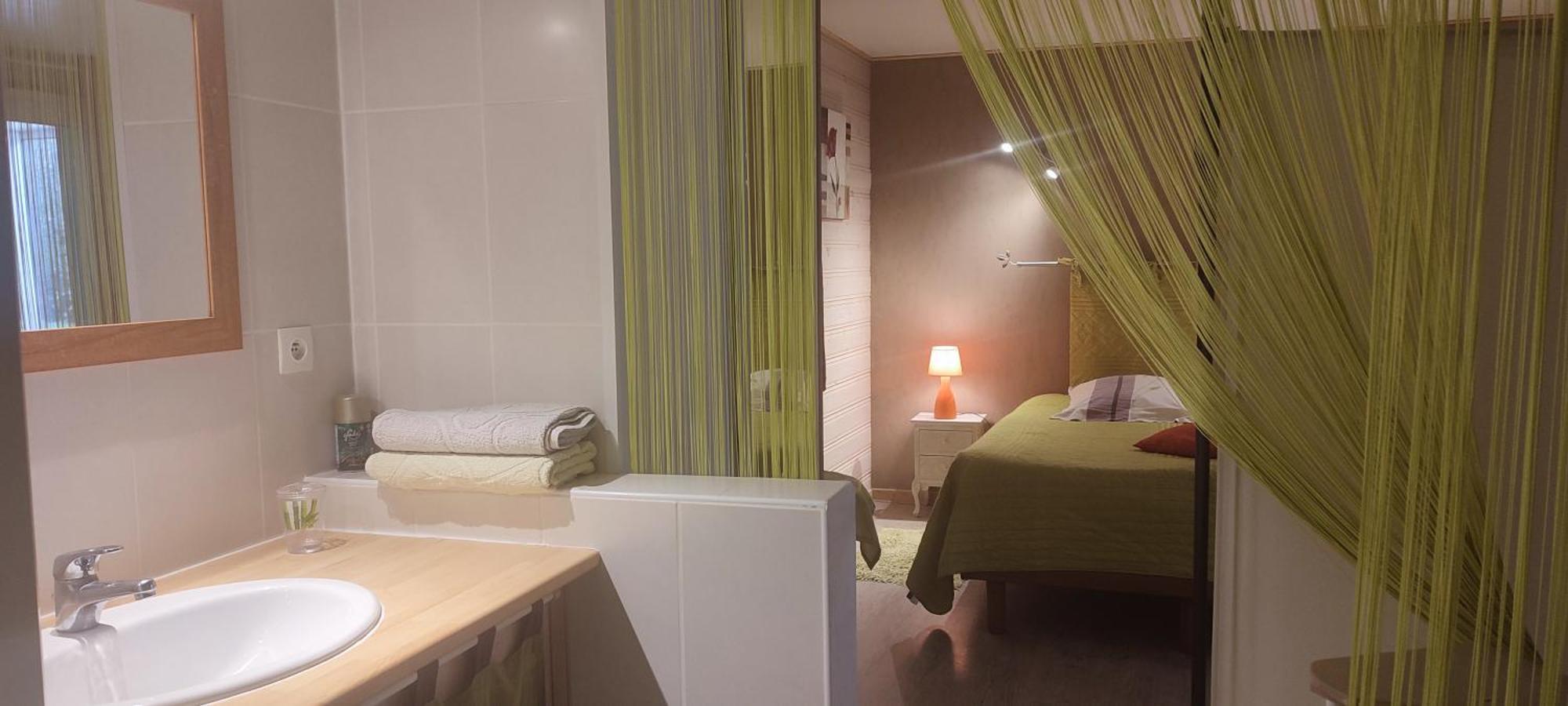 Gite Cosy, Sur Jardin, Terrasse Privee, Parking Au Calme En Rdc Gémozac Εξωτερικό φωτογραφία