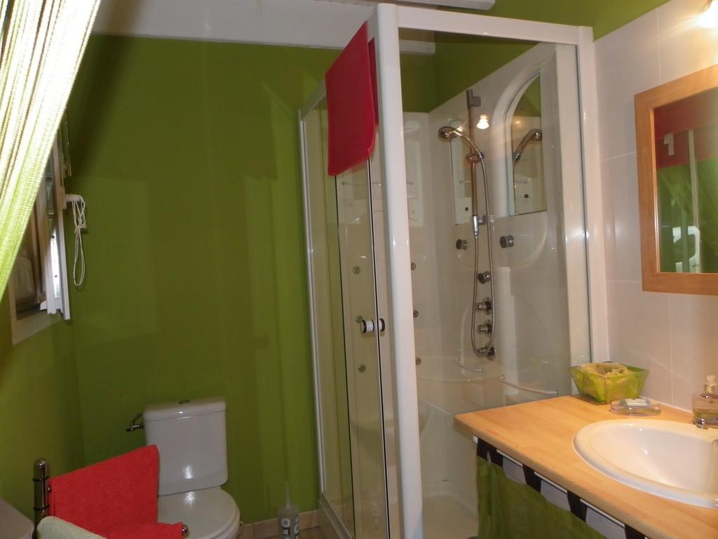 Gite Cosy, Sur Jardin, Terrasse Privee, Parking Au Calme En Rdc Gémozac Εξωτερικό φωτογραφία